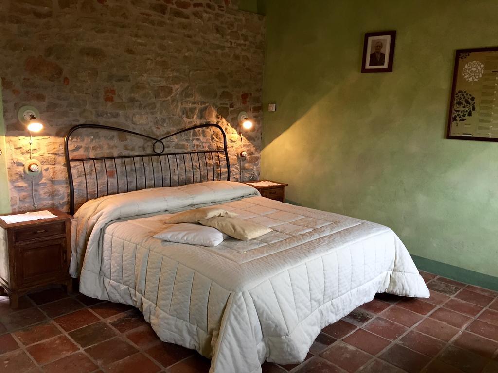 Dimora Storico Romantica Il Sole E La Luna Cerretto Langhe Cameră foto
